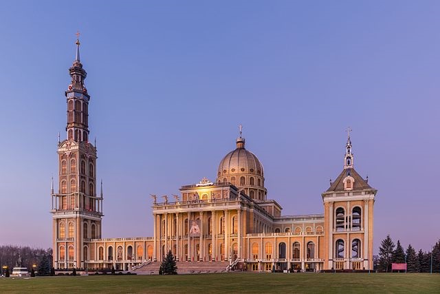 Top 10 maiores templos cristãos do mundo - Basílica de Nossa Senhora de Lichén