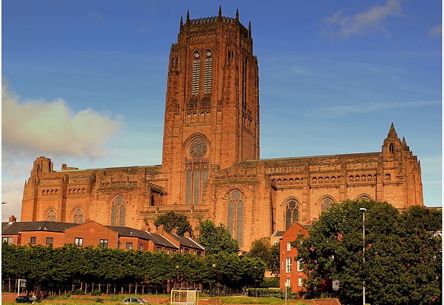 Top 10 maiores templos cristãos do mundo - Catedral de Liverpool