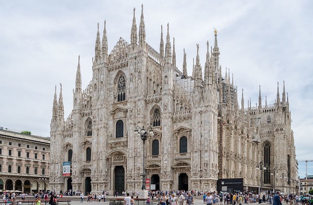 Top 10 maiores templos cristãos do mundo - Catedral de Milão