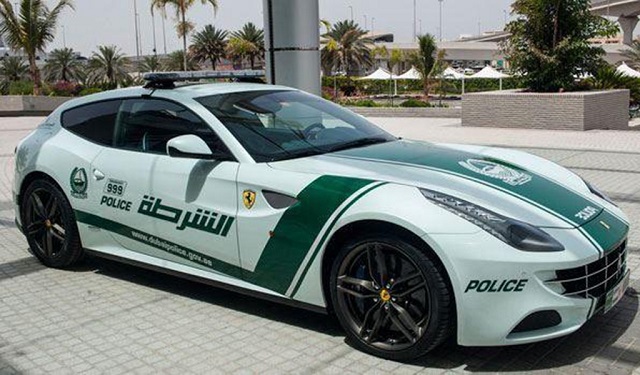 Top 10 carros de polícia mais caros do mundo - Ferrari FF 