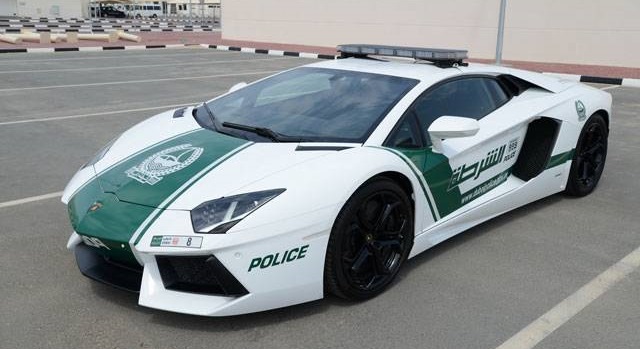 Top 10 carros de polícia mais caros do mundo - Lamborghini Aventador